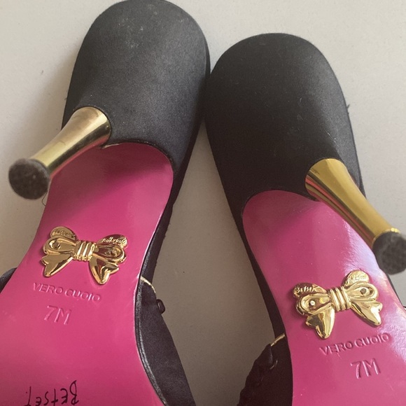 Betsey Johnson Satin Black Peep Toe Mules Heels size 7 M - Picture 8 of 9